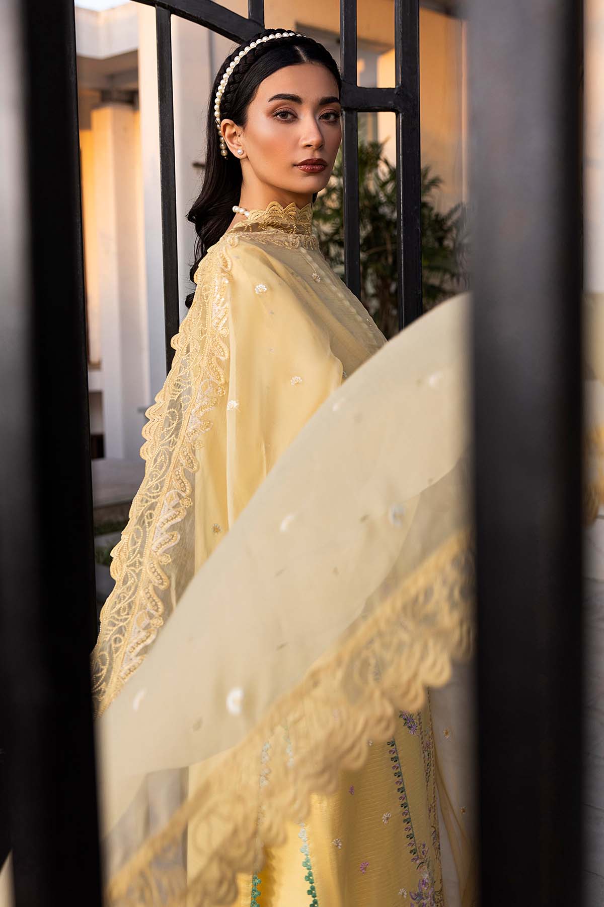 Raeesa Premium | Sonrisa Serena | SR-007